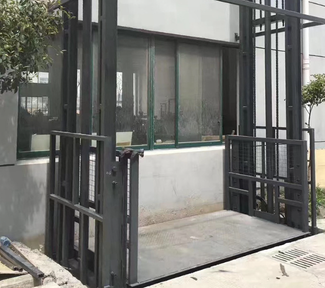 安阳导轨式施工升降机助力民生工程提速增效